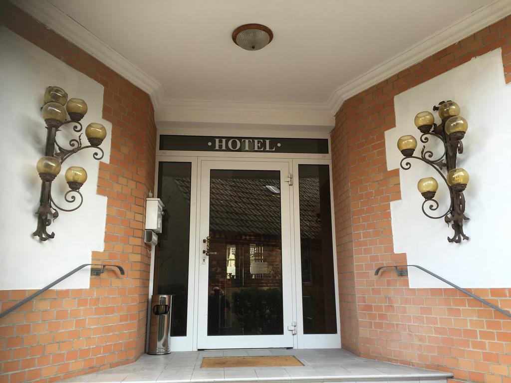 Spreezeit Hotel Люббенау Экстерьер фото