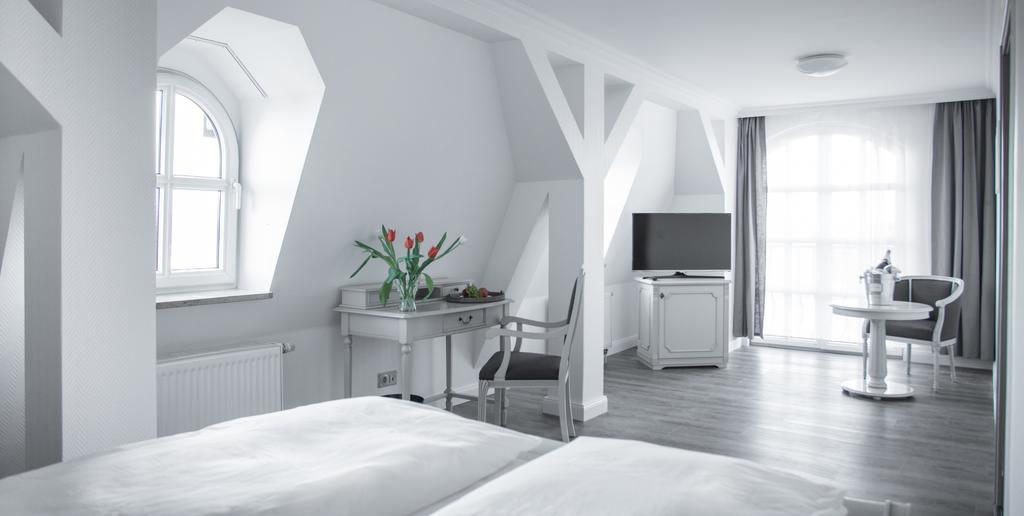 Spreezeit Hotel Люббенау Экстерьер фото